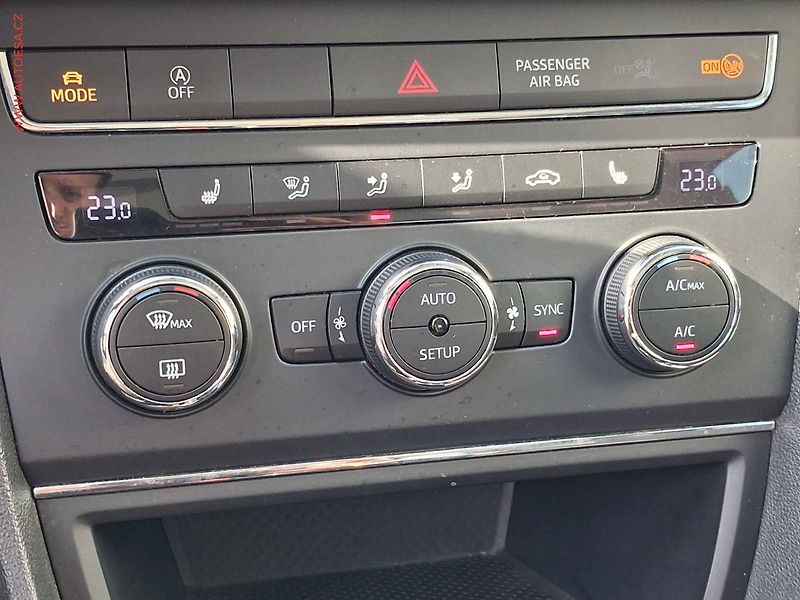 Seat Leon (2014) 1.8 TSi, FR, LED, panor, navi - fotka 14 z 18