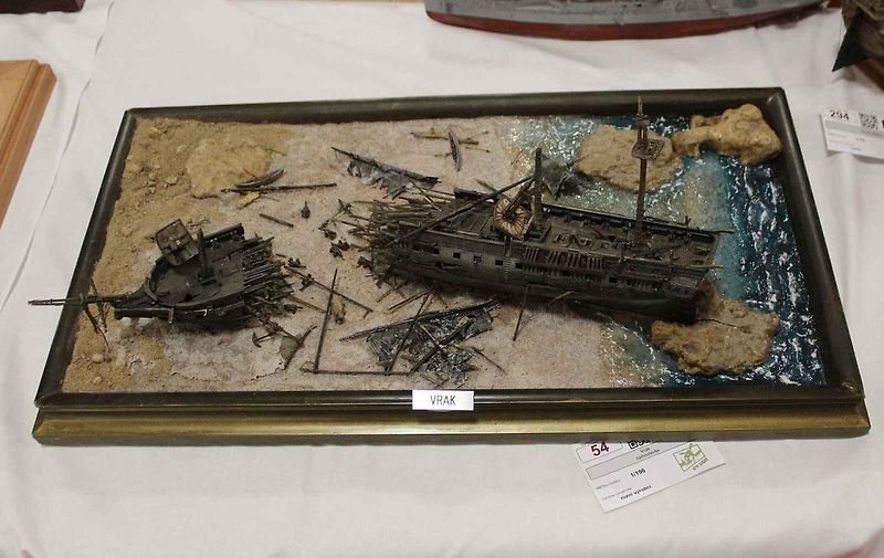 Vítězný model kategorie závodních vozů seniorů, Bugatti Type 35B Přemysla Bartoše. Se skutečným vozem si Eliška Junková dojela pro 5. místo při závodě Targa Florio 1928.