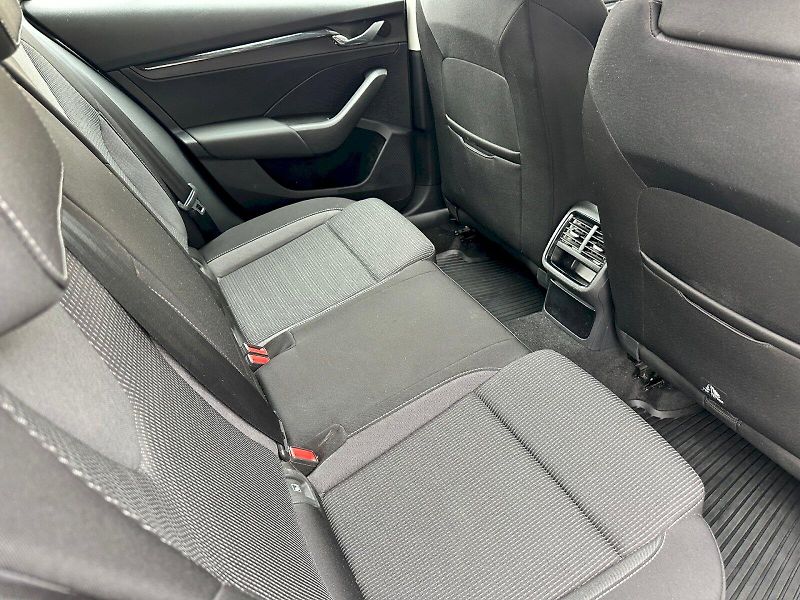 Škoda Octavia (2023) 2.0 TDI 85kW Ambition Combi - fotka 20 z 22