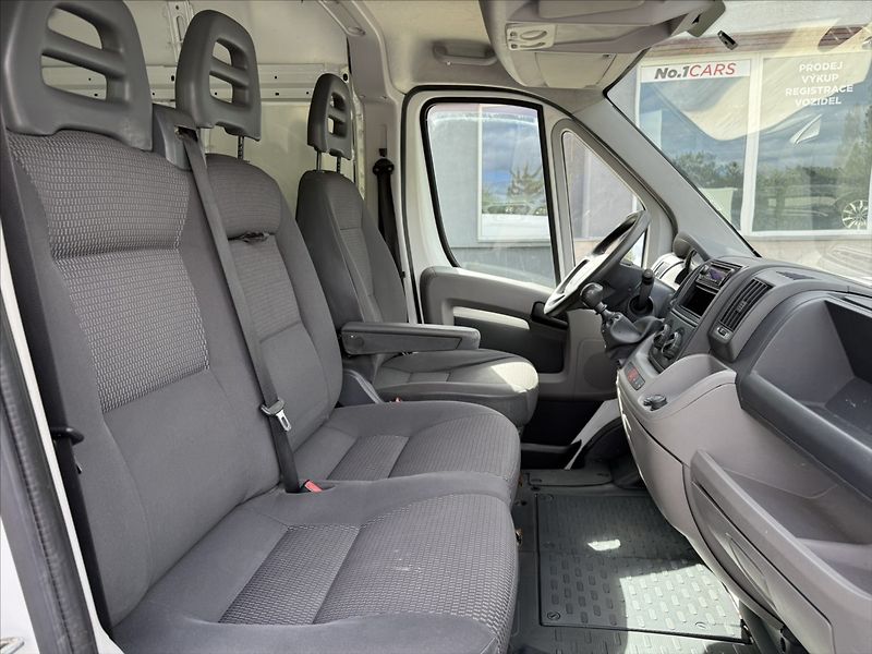 Citroën Jumper 2,2   HDI L2H2 6MÍST 1.MAJITEL - fotka 14 z 21