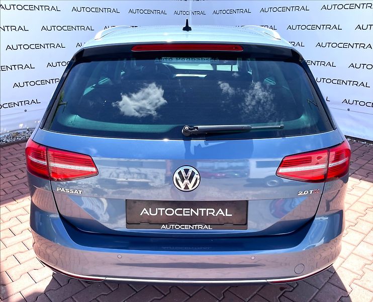 Volkswagen Passat 2,0 TDi,140kW,DSG,ČR - fotka 5 z 25