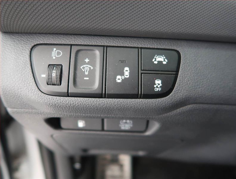 Hyundai Ioniq (2018) Hybrid, Automat, Serv.kniha - fotka 17 z 21
