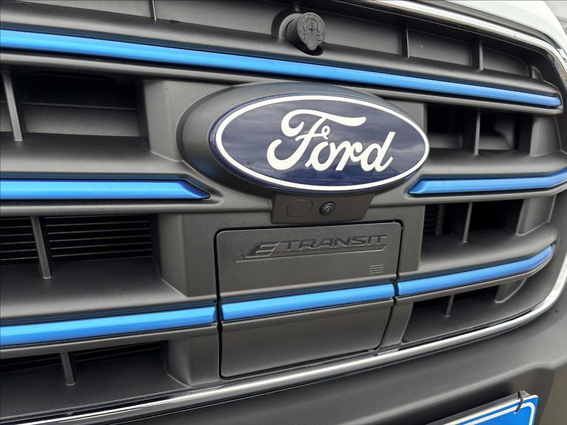 Ford Transit Trend L4 135kW 89kWh BEV - fotka 9 z 46