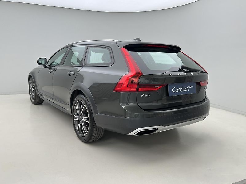 Volvo V90 CC D5 AWD AUT CZ - fotka 10 z 33