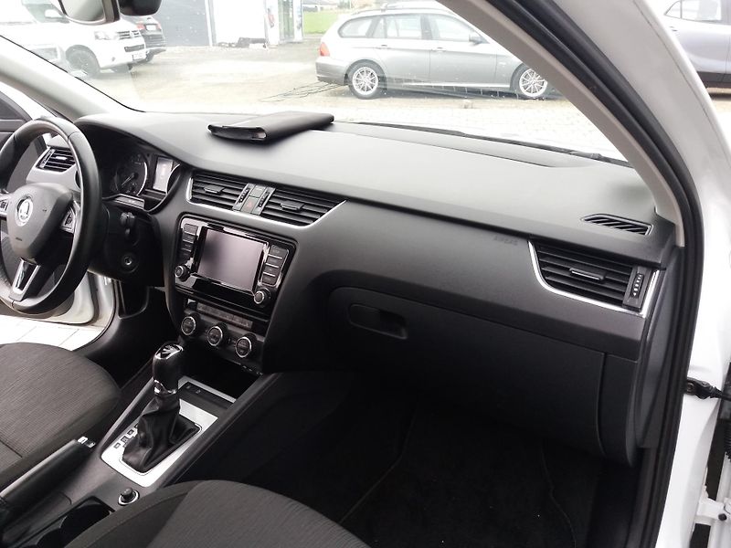 Škoda Octavia 1.4TSi,DSG,110kW,ZADÁNO !! - fotka 14 z 26