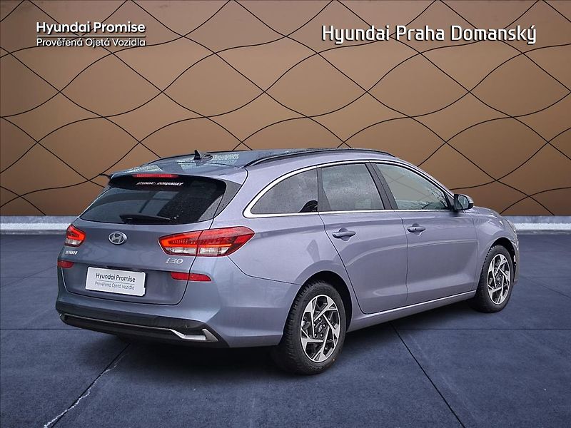 Hyundai i30 1,6   TGDI,DCT,Style Safety - fotka 6 z 9