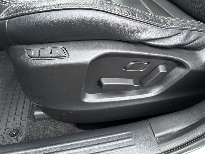 Mazda CX-5 2,2 4x4 AT Revolution Top KŮŽE - fotka 11 z 48