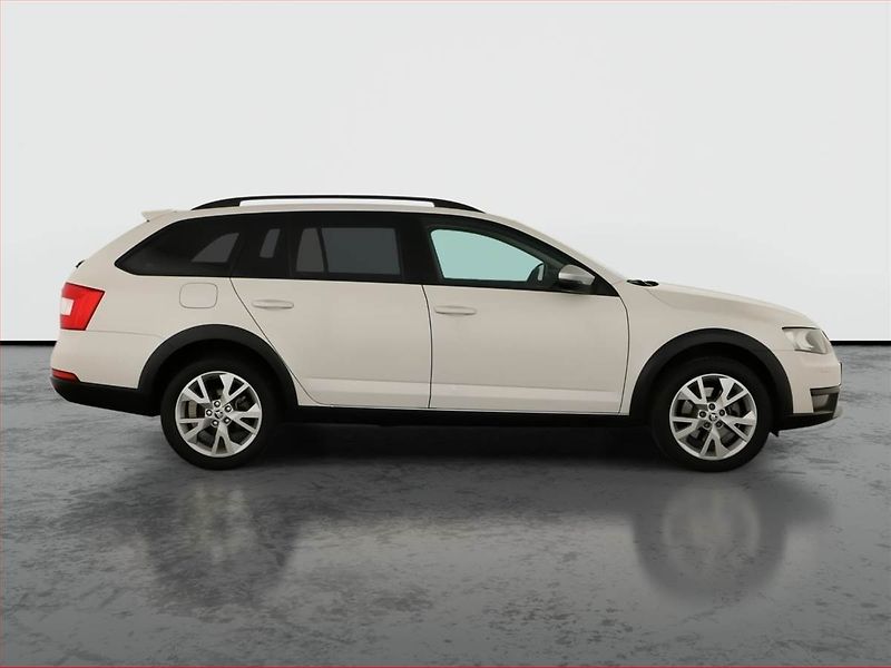 Škoda Octavia (2015) Scout 2.0 TDI, 4X4, Automat - fotka 6 z 14