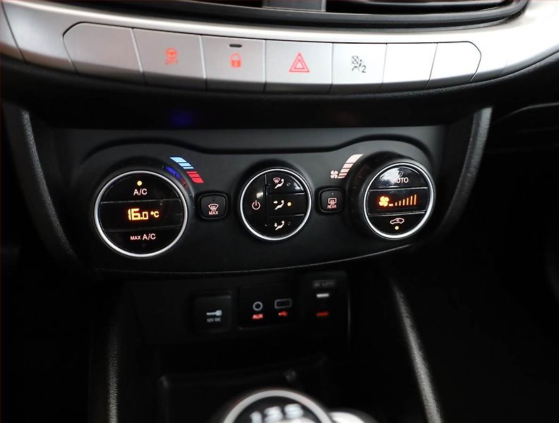 Fiat Tipo (2018) 1.4 16V - fotka 10 z 15