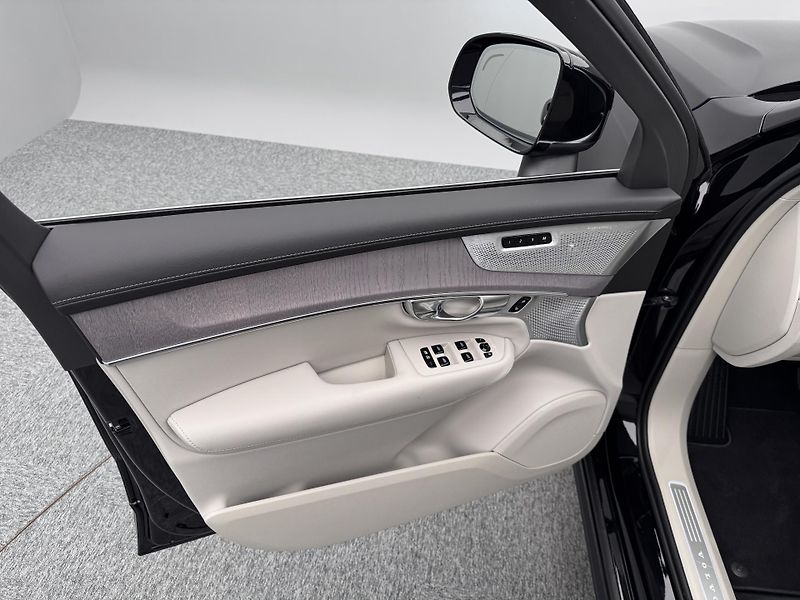 Volvo XC90 (2026) B5 AWD AUT BRIGHT ULTRA 7 míst - fotka 8 z 26