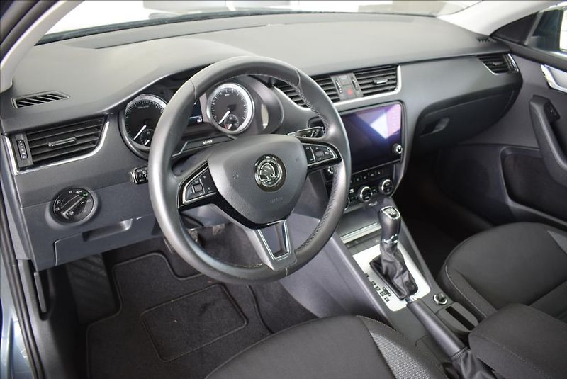 Škoda Octavia 1,6 TDi, DSG,NAVI,serviska, - fotka 9 z 40