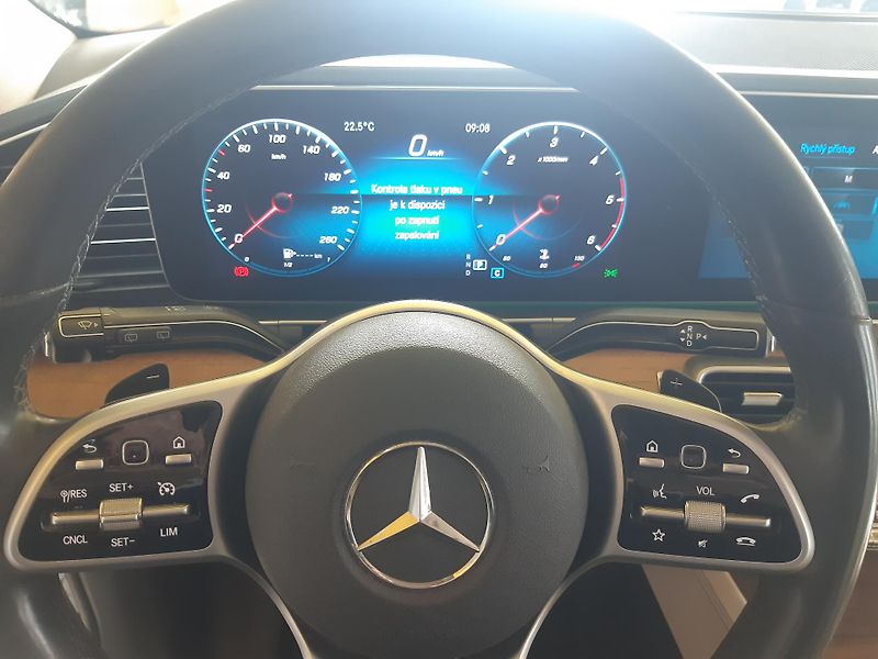 Mercedes-Benz GLE 300d 4MATIC 7míst - fotka 19 z 42