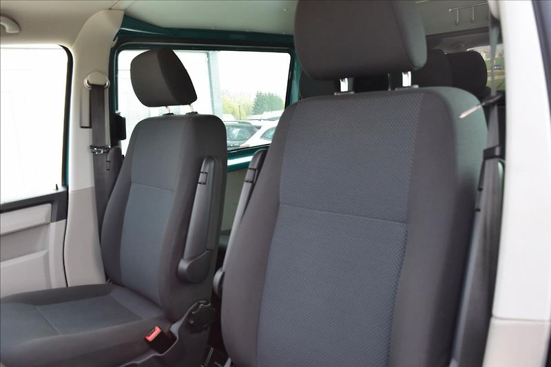 Volkswagen Transporter 2,0 TDI 110KW KLIMA TAŽNÉ NAVI - fotka 14 z 48