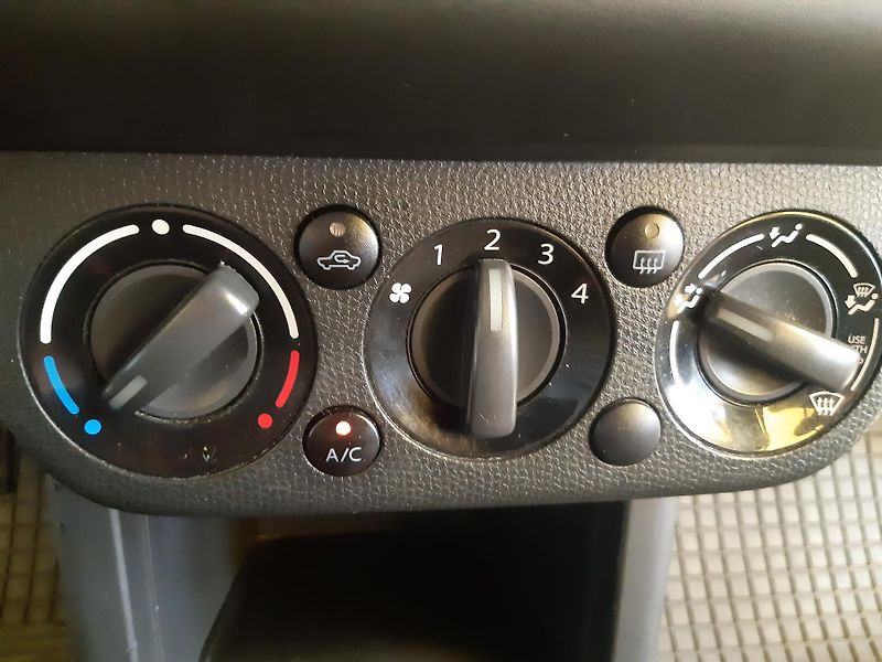 Suzuki Swift 1.3 i KLIMA ZADÁNO ! - fotka 11 z 20