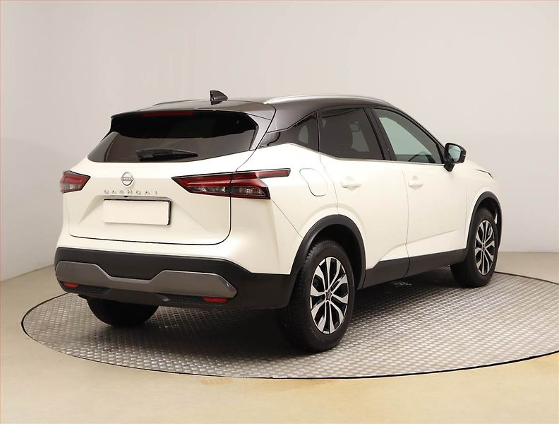 Nissan Qashqai (2023) N-Style 1.3 DIG-T MHEV - fotka 5 z 25