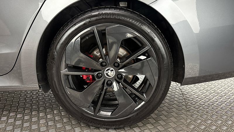 Škoda Octavia 2.0 TDI DSG 4x4 RS Combi - fotka 19 z 32