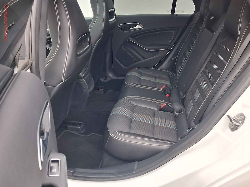 Mercedes-Benz CLA (2018) 1.6 i CLA200, Sport, LED, - fotka 10 z 18