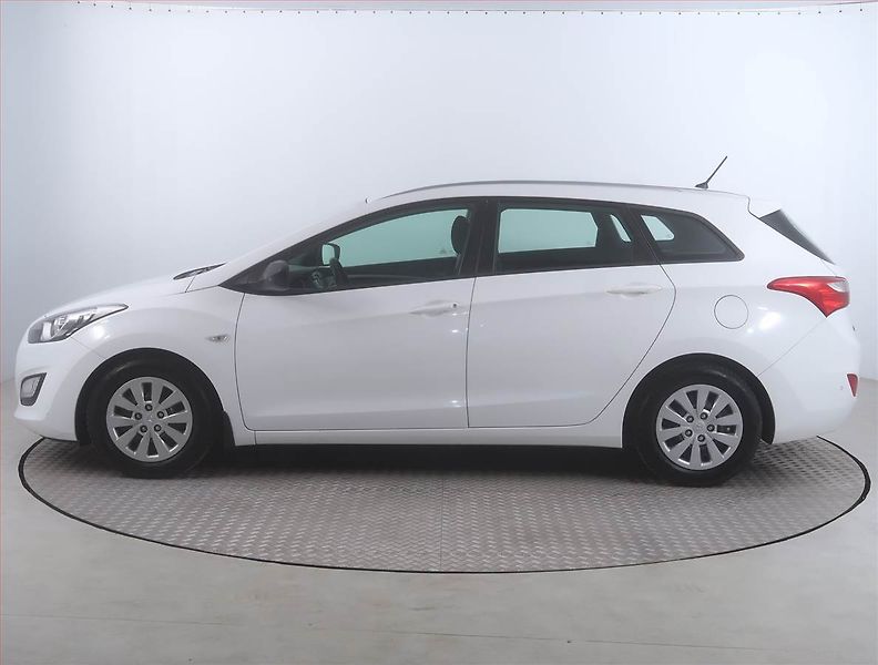 Hyundai i30 (2016) 1.6 CRDi, Serv.kniha, Tempomat - fotka 3 z 14