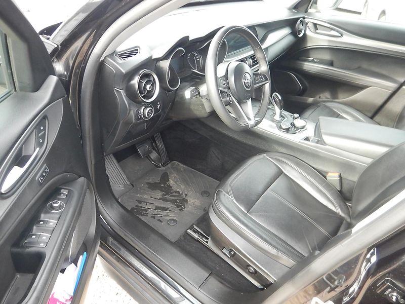 Alfa Romeo Stelvio 2.2 JTD Q4 AUTOMAT - fotka 13 z 27