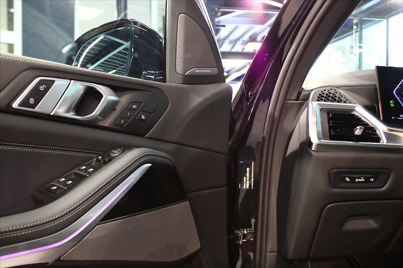 BMW X5 xDrive30d M Sport Pro DAProf/3 - fotka 13 z 43
