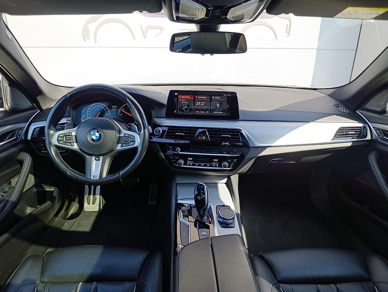 BMW Řada 5 540d xDRIVE MSPORT PANO  - fotka 19 z 33