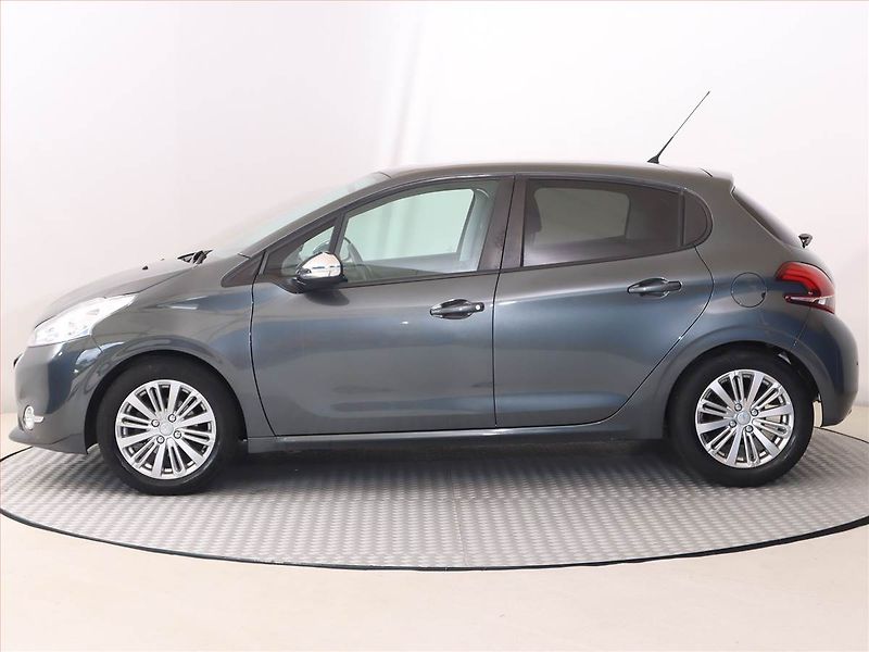 Peugeot 208 (2017) 1.2 PureTech, Serv.kniha - fotka 3 z 19