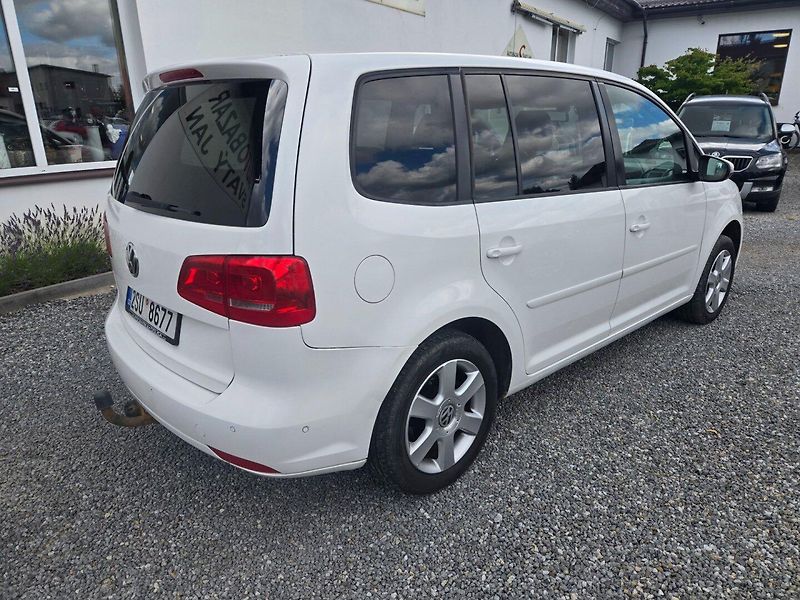 Volkswagen Touran (2012) 2.0 TDI DSG - fotka 3 z 20