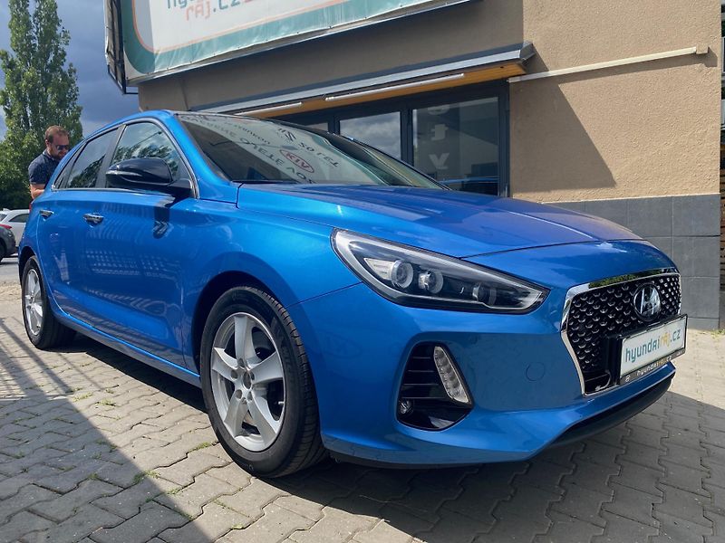 Hyundai i30 1.4 - PREMIUM - NÍZKÉ KM - fotka 4 z 16