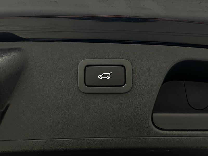 Jaguar E-Pace P200 S AWD AUT CZ - fotka 43 z 46