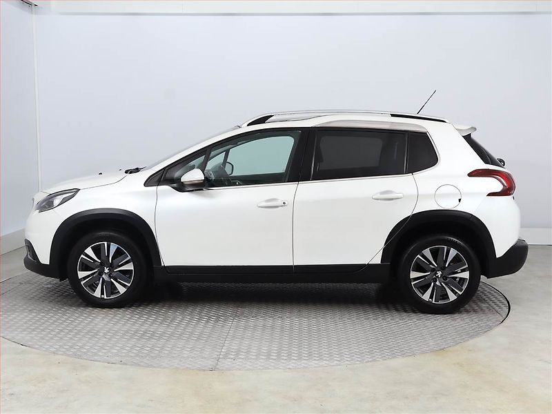 Peugeot 2008 (2019) 1.2 PureTech, Serv.kniha, Kůže - fotka 3 z 17