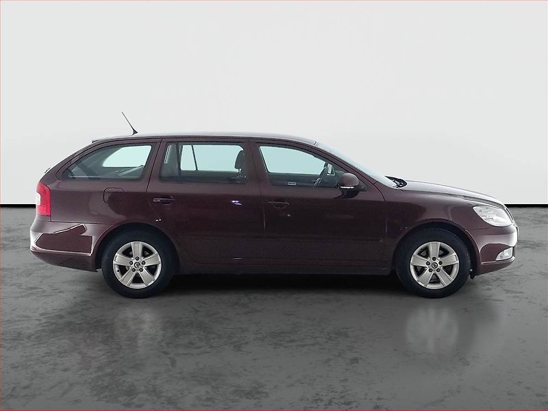 Škoda Octavia (2011) 1.6 TDI, nová STK, rezervace - fotka 6 z 15