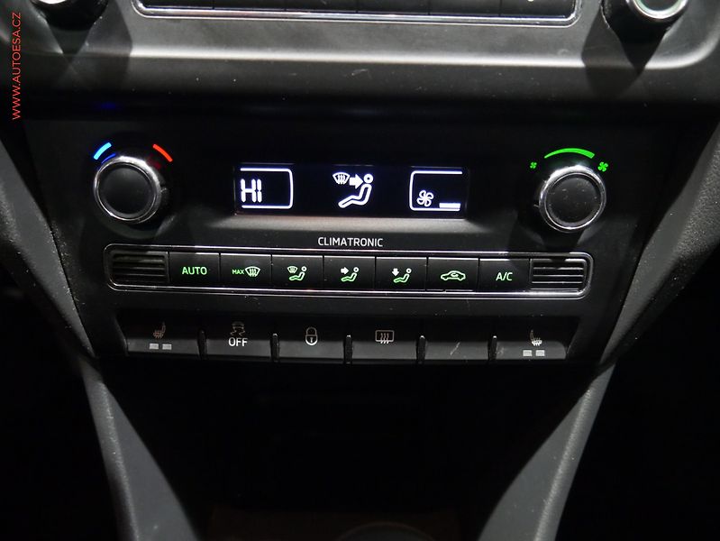 Škoda Rapid (2014) 1.2 TSI, ČR, Ambition, panor - fotka 12 z 17