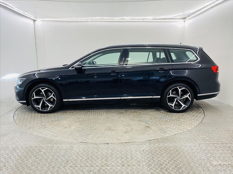Volkswagen Passat 2,0 TDI 110kW Elegance - fotka 3 z 22