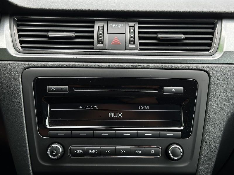 Škoda Rapid 1.2TSi Ambition PLUS 105PS Spa - fotka 21 z 30