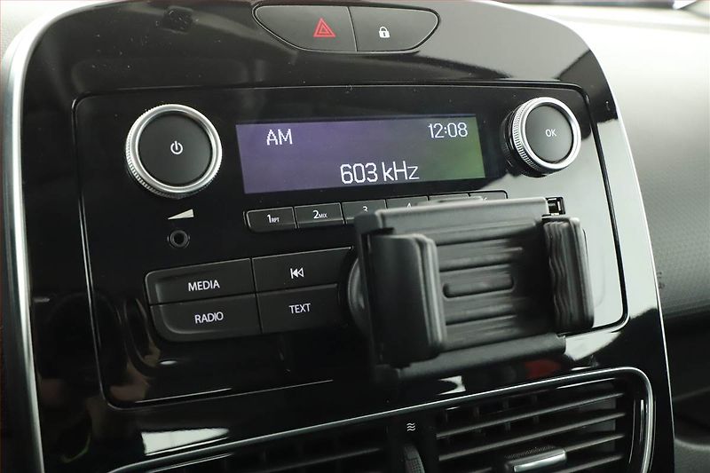 Renault Clio (2019) 0.9 TCe, Tempomat - fotka 14 z 16