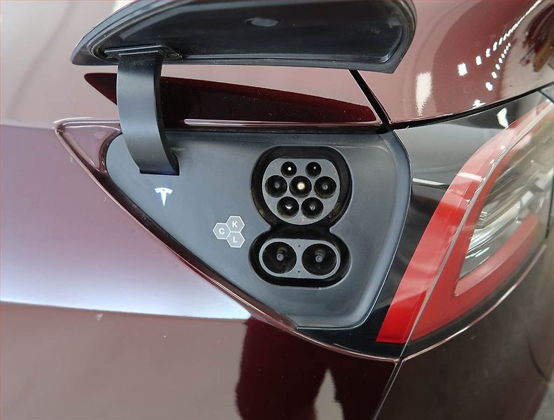 Tesla Model Y (2023) Long Range AWD 79kWh, SoH 91% - fotka 32 z 33