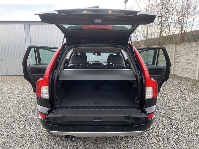 Volvo XC90 2.5TDi D5 200PS 7M 196000KM 1A - fotka 136 z 161