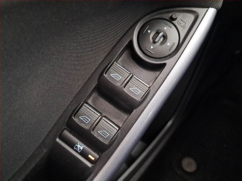 Ford Focus (2014) 1.6 TDCi, Tempomat - fotka 15 z 19