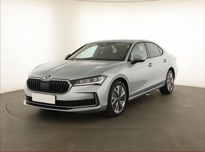 Škoda Superb (2025) 2.0 TDI, Selection, Navigace - fotka 2 z 19