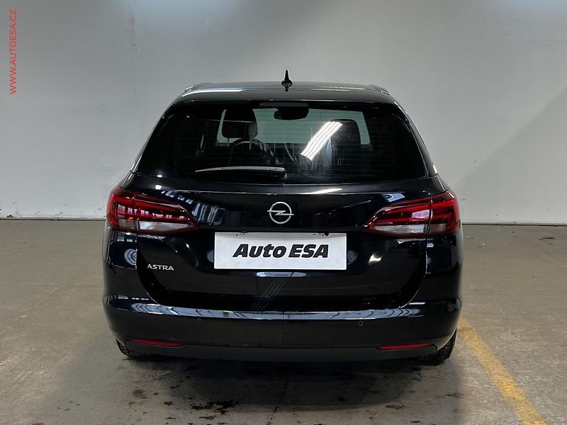 Opel Astra (2020) 1.5 CDTi, Elegance, LED, navi - fotka 5 z 17