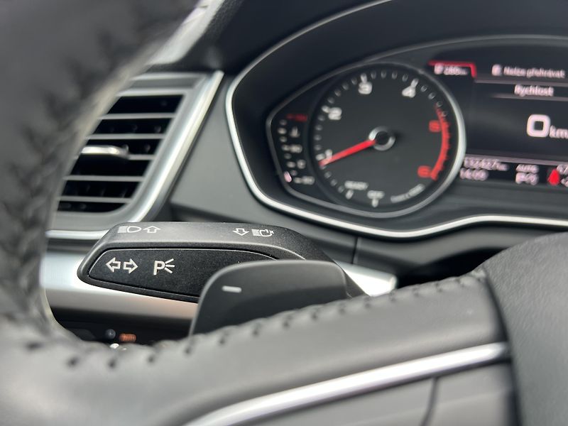 Audi Q5 (2019) 2.0 TDI 4x4 quattro - fotka 30 z 35
