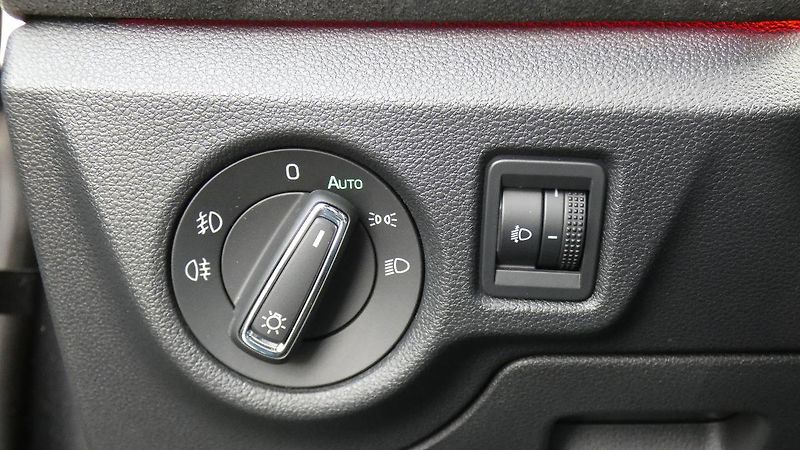 Škoda Scala 1.0 TSI Drive - fotka 10 z 24
