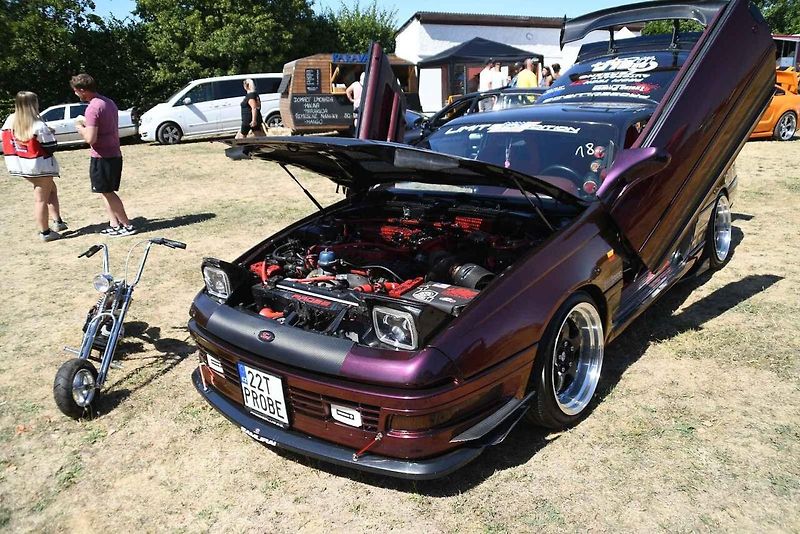 Tuningový sraz v Cebivi v sobotu 15. srpna pořádala skupina Car Meet Plzeň.