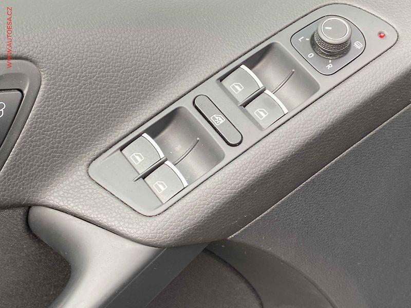 Volkswagen Tiguan (2015) 1.4 TSi, Lounge, DSG, TZ - fotka 11 z 20