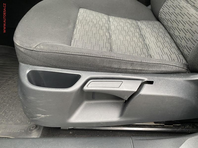 Škoda Octavia (2012) 1.6TDi, AC, temp - fotka 14 z 18