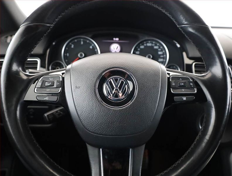 Volkswagen Touareg (2012) 3.0 TDI, 4X4, Automat, Kůže - fotka 8 z 16