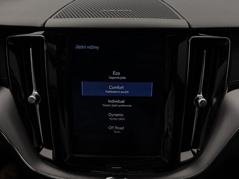 Volvo XC60 B4 AWD INSCRIPTION  - fotka 51 z 55