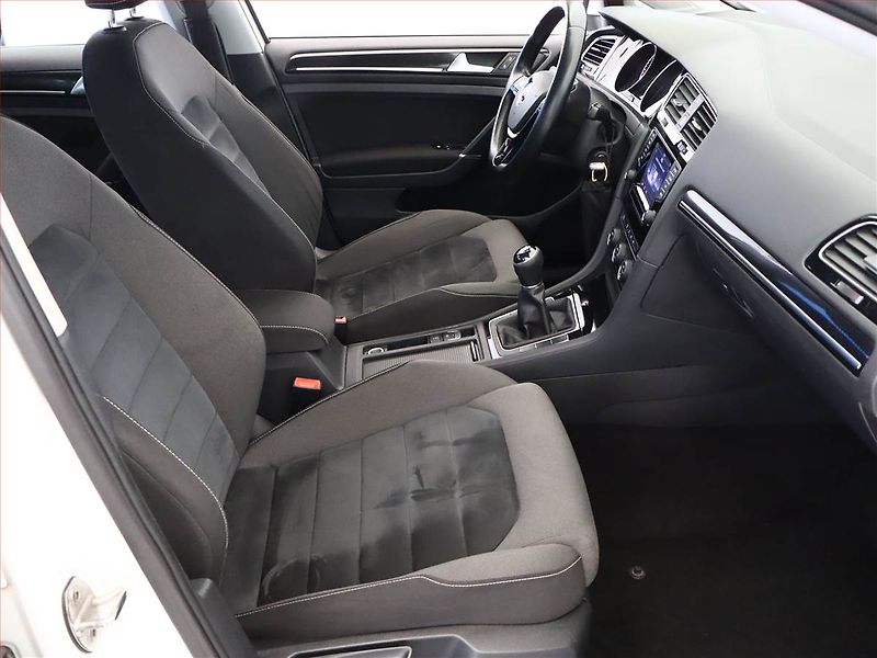 Volkswagen Golf (2014) Highline 1.6 TDI, Tempomat - fotka 7 z 13