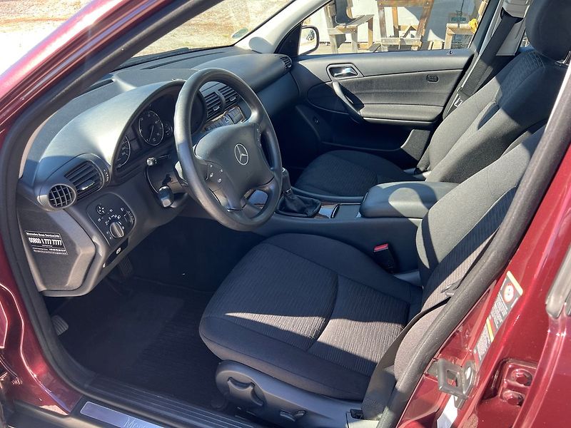 Mercedes-Benz Třídy C 2.0 CDI - fotka 11 z 14