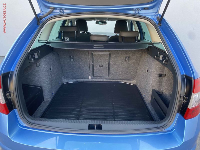 Škoda Octavia (2015) 1.6 TDi, ČR, Elegance, DSG - fotka 7 z 17